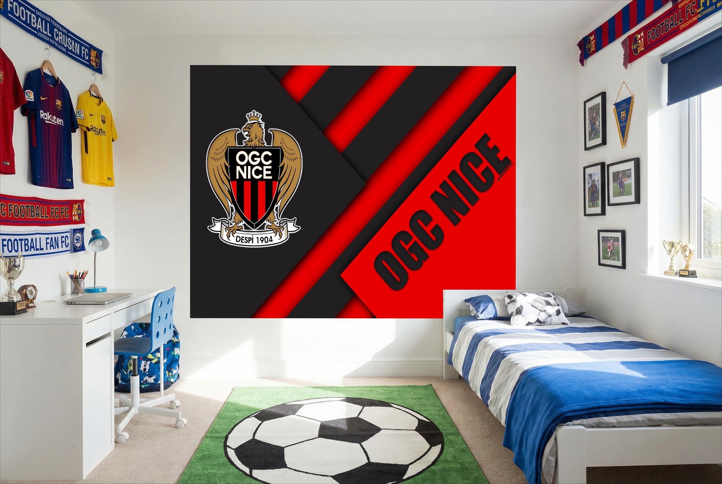 Papier peint football ogc nice avec rayures diagonales rouge et noir et écusson ogc nice en lettres bold