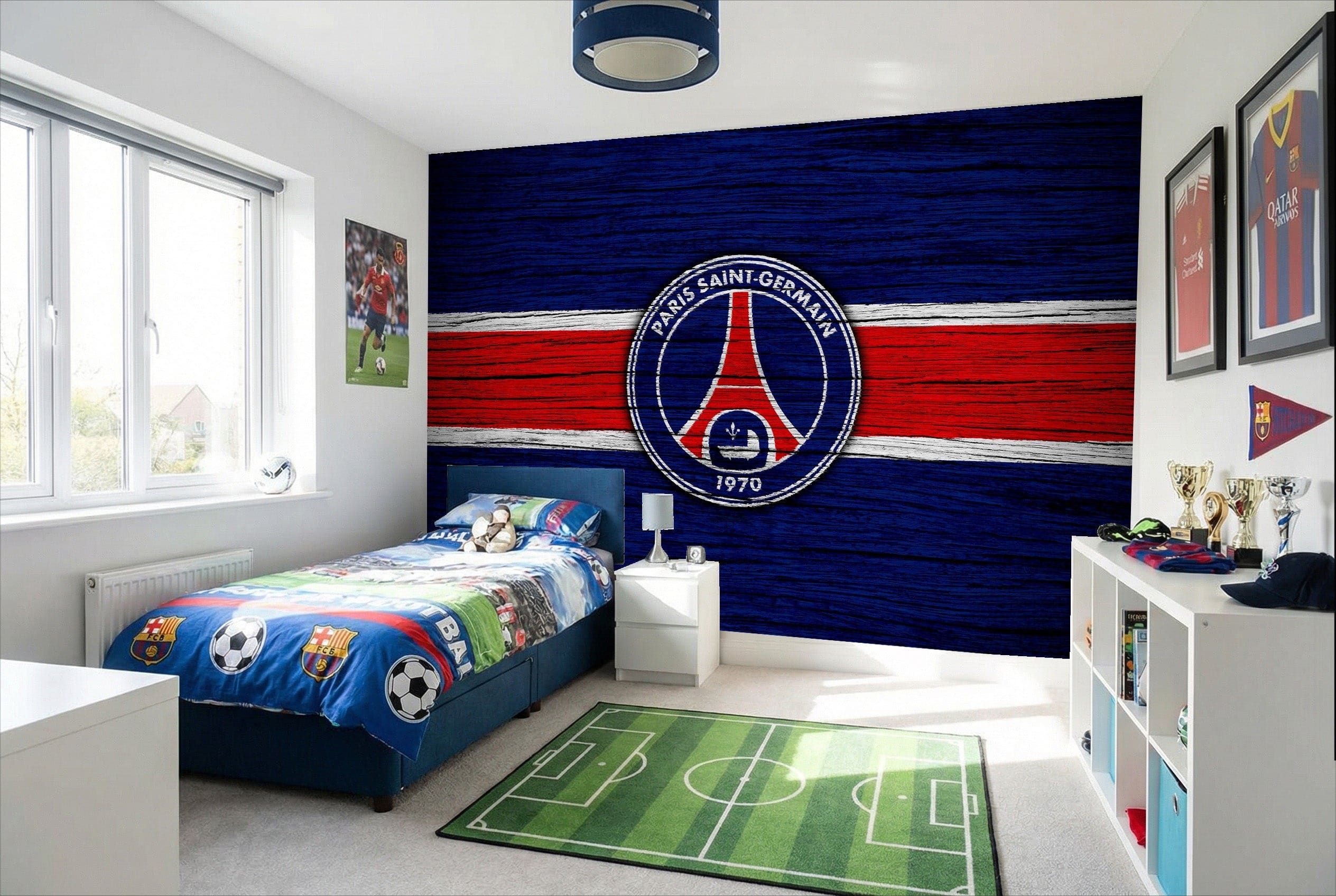 Papier peint psg avec logo paris saint-germain sur rayures bleu et rouge en effet bois pour déco football