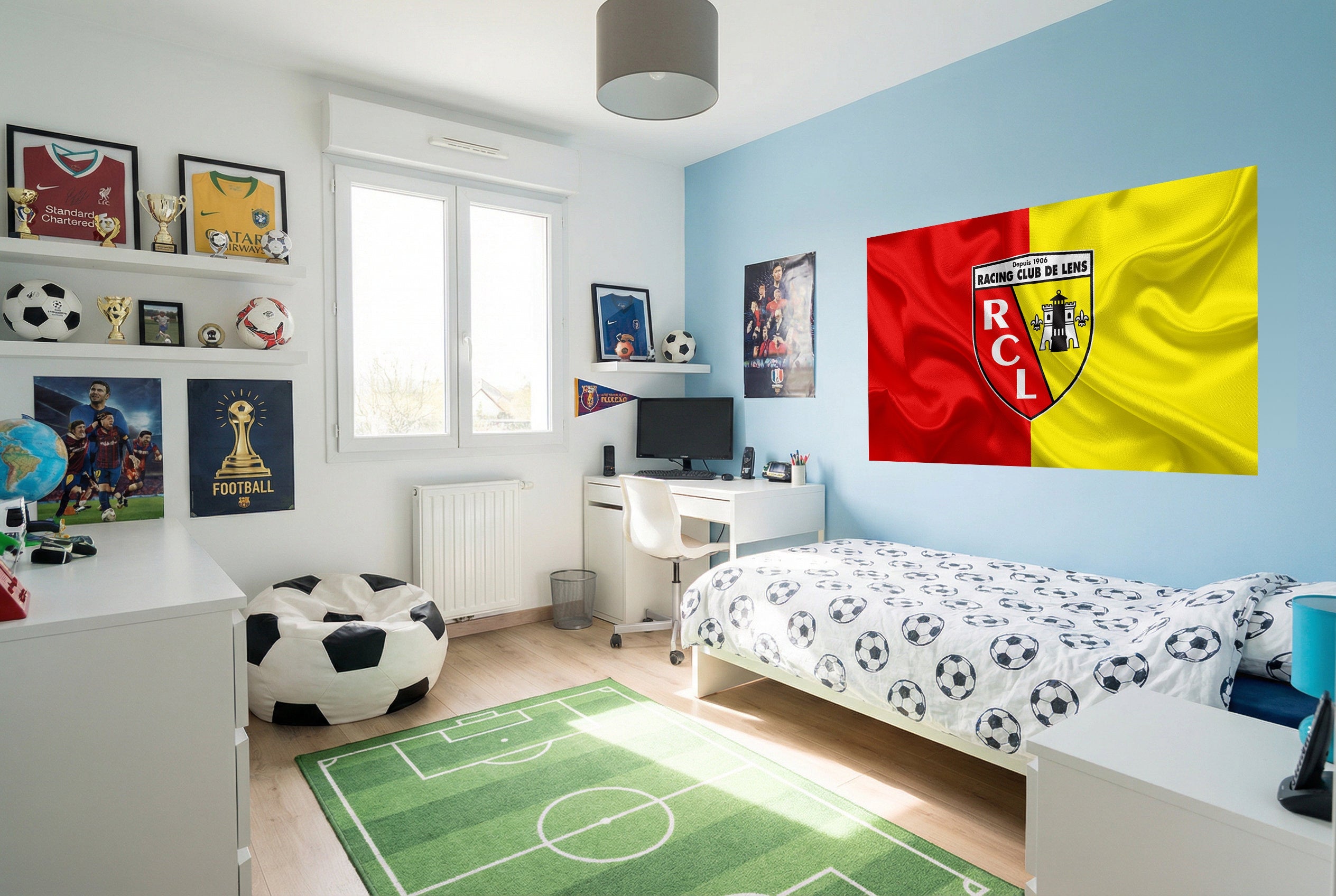 Papier peint rc lens avec drapeau rouge et jaune vif du club belge et logo bouclier pour deco foot effet murale