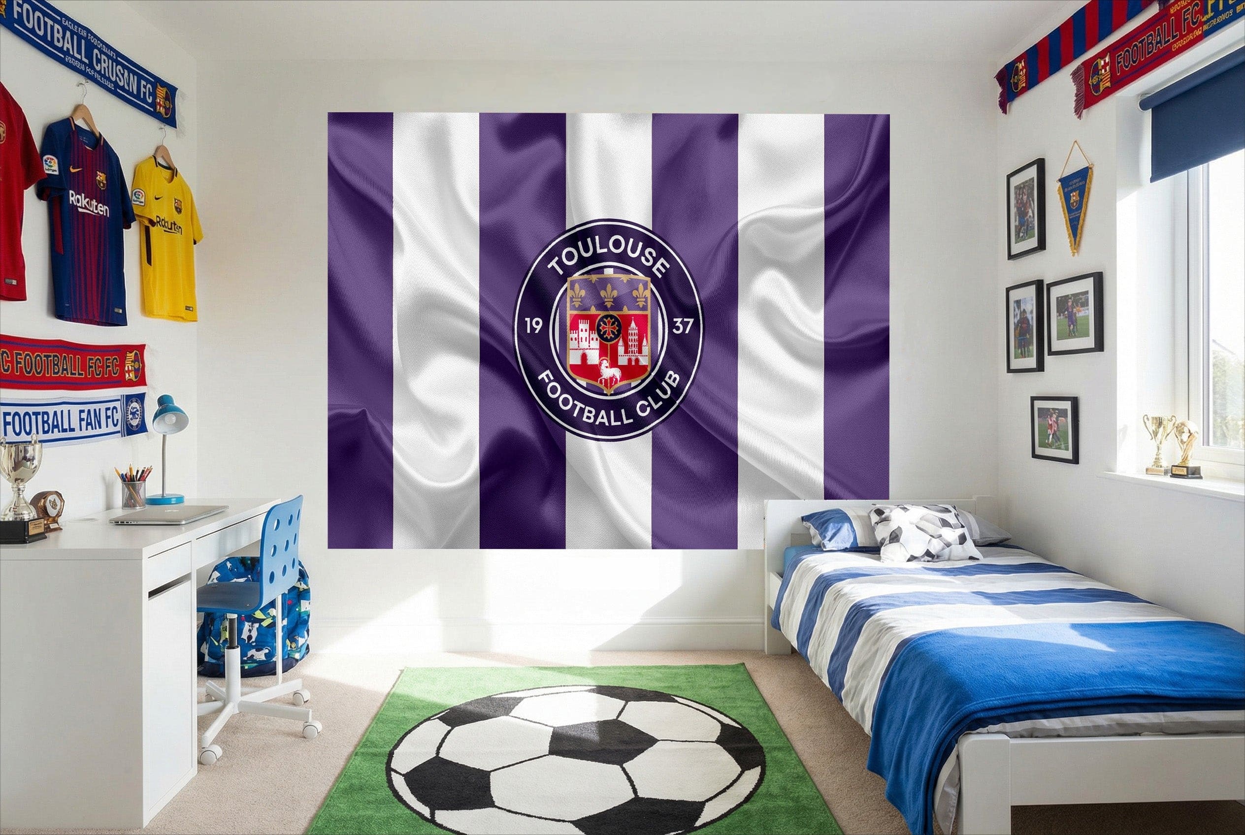 Papier peint toulouse drapeau avec rayures verticales violet et blanc et blason du toulouse football club effet déco