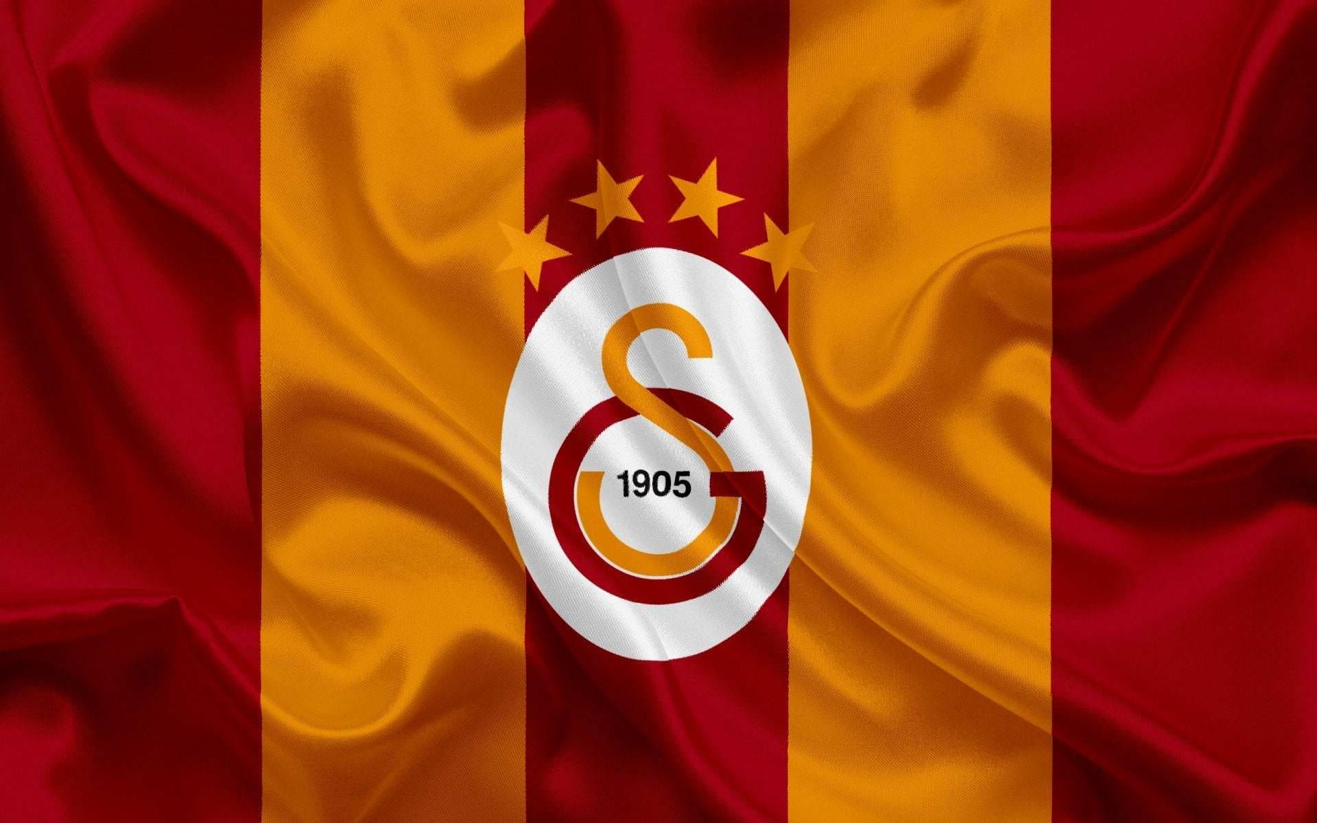Drapeau de Galatasaray avec logo.