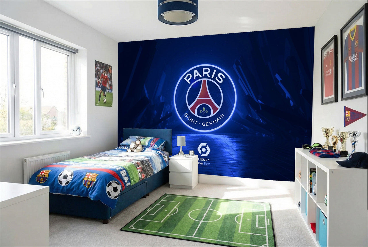 Papier peint psg avec logo paris saint-germain lumineux bleu et rouge sur fond bleu marine pour déco passion foot