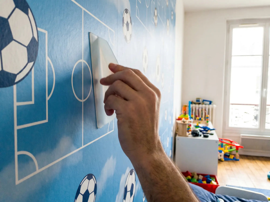Papier peint aux couleurs de l’OM pour garçon: une chambre