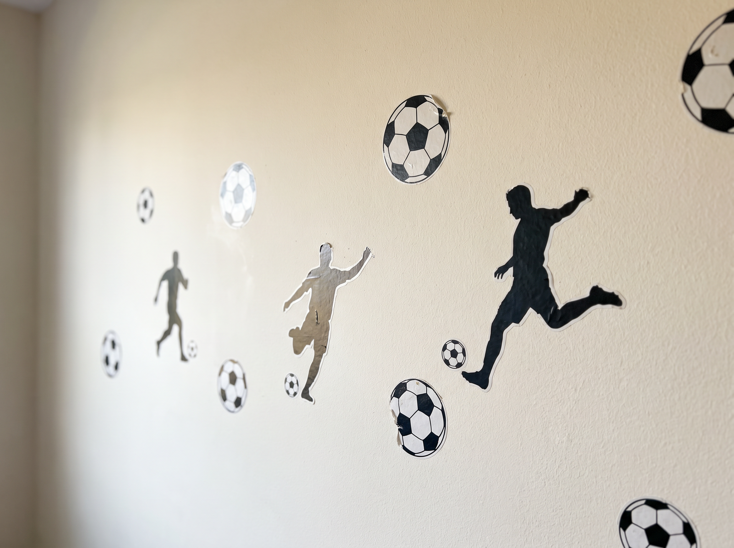 Aménager une chambre foot petit budget : le guide malin