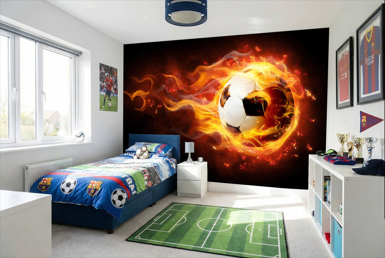 Papier peint ballon vibrant avec un ballon de foot classique enflammé orange et jaune pour décoration murale dynamique