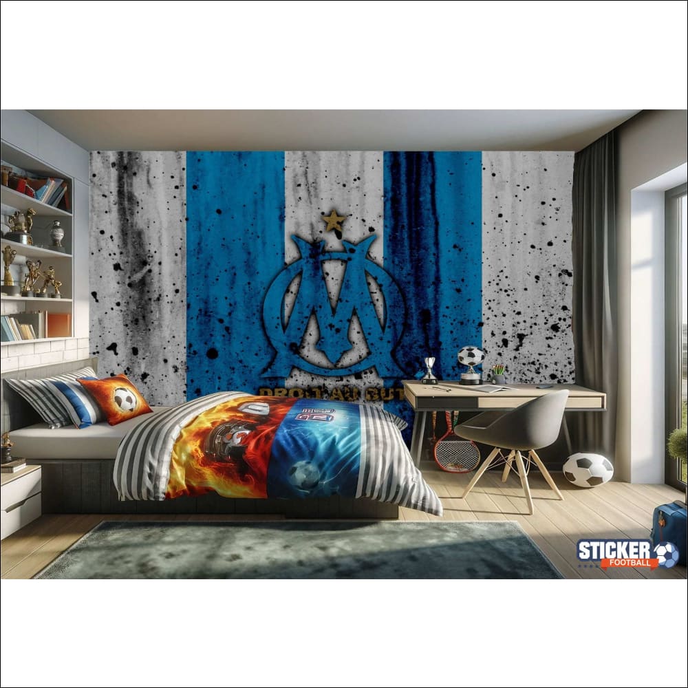 Chambre à coucher à thème avec décoration sportive.