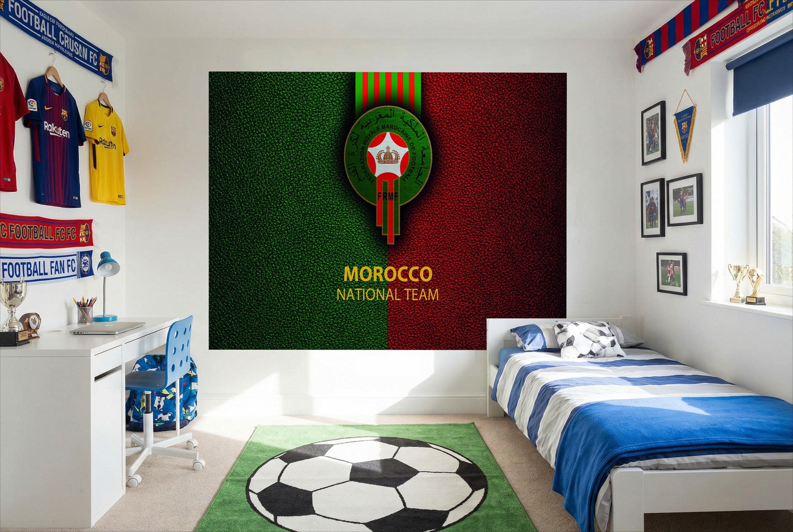 Papier peint maroc football avec panneaux en cuir vert et rouge et emblème central de maroc national football