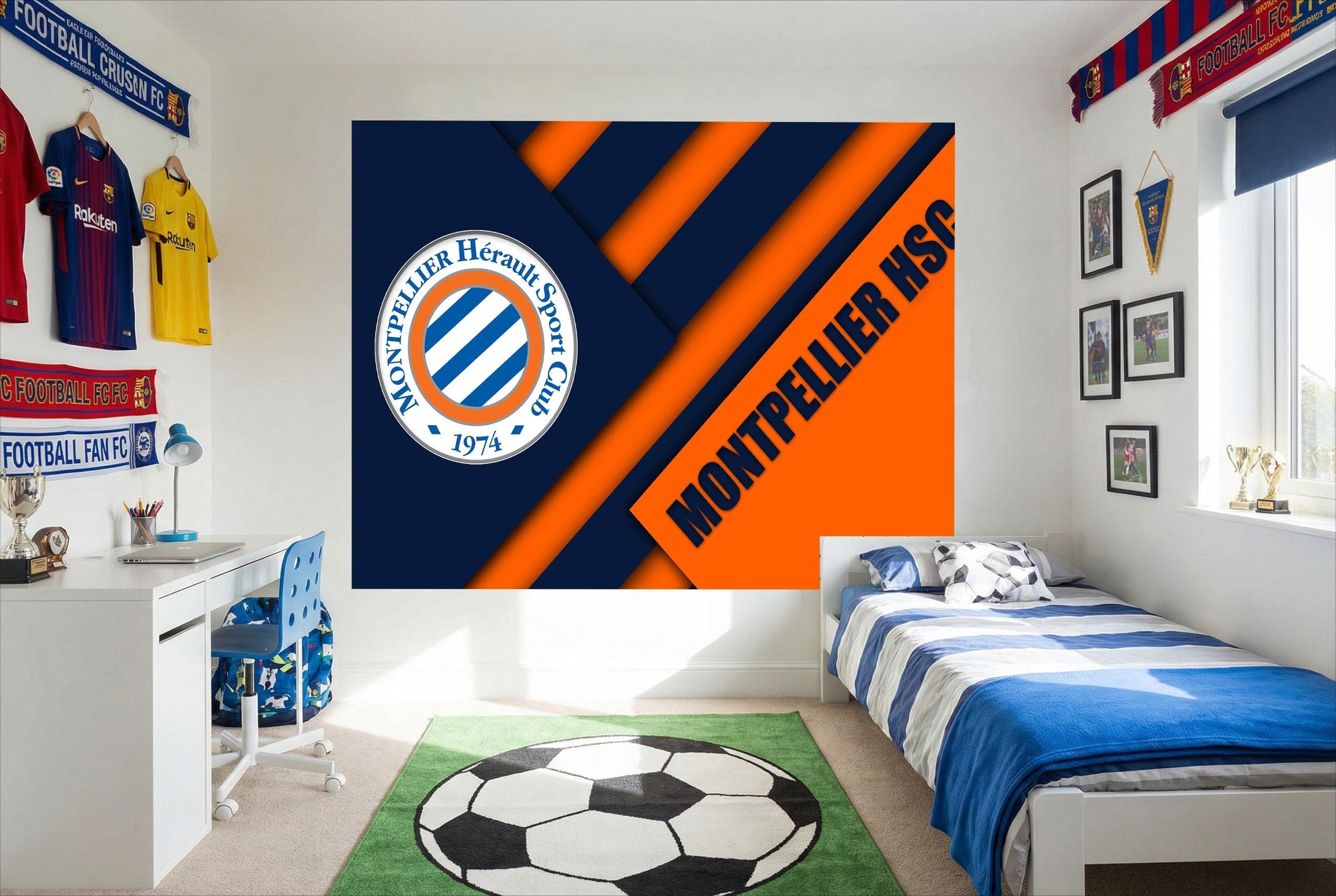 Papier peint football vibrant orange et bleu marine avec logo montpellier hsc et rayures diagonales pour football montpellier poster