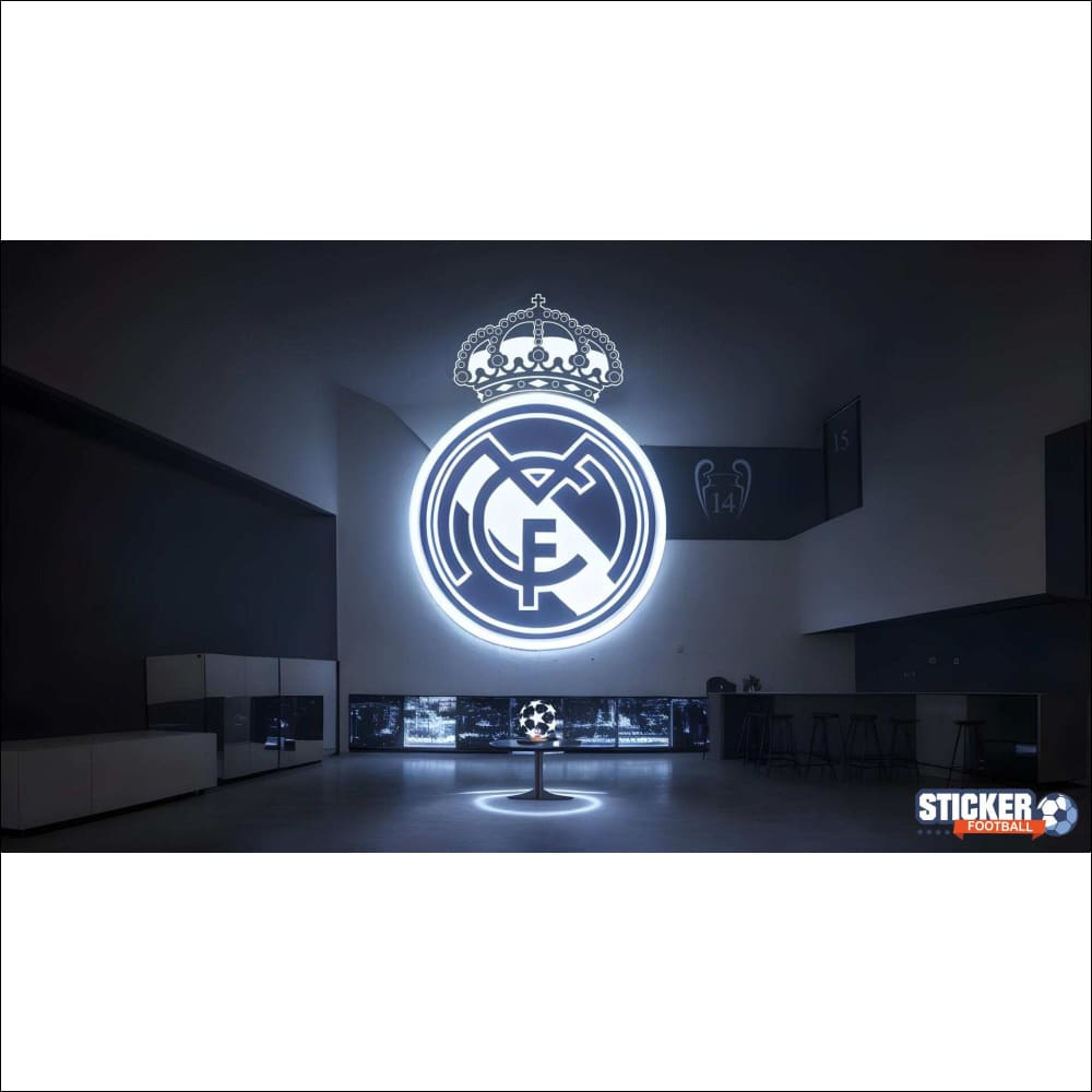Logo du Real Madrid illuminé.